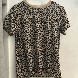 women’s medium cheetah striped shirt